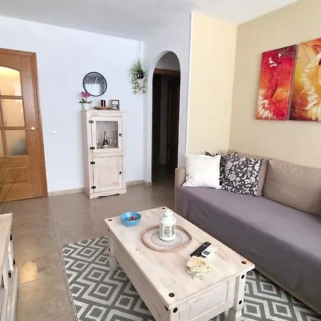 Centro Melanie דירה *